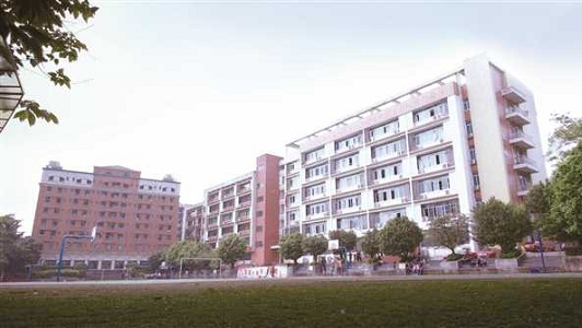 2021年郑州外资企业管理中专宿舍条件
