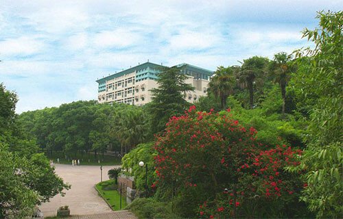 四川省内设立有连锁加盟营销与管理技术专业的中专职业学校